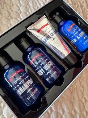Trader Joes Shaving & Grooming Kit brand new for men